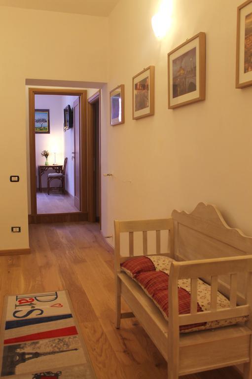 Home 103 Rome Room photo
